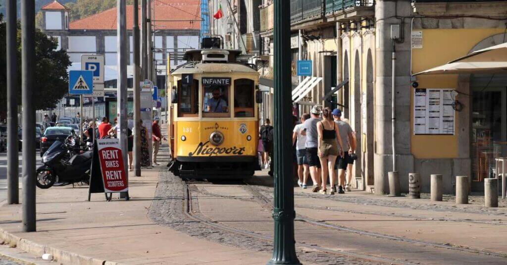 budget travel portugal