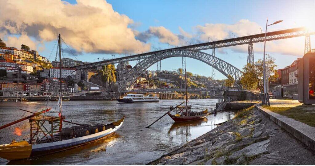 How to Travel Between Lisbon and Porto